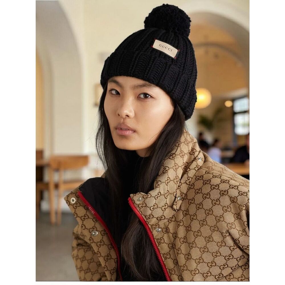 Gucci Black Ribbed Knit Pom-Pom Hat with Logo Patch With COA